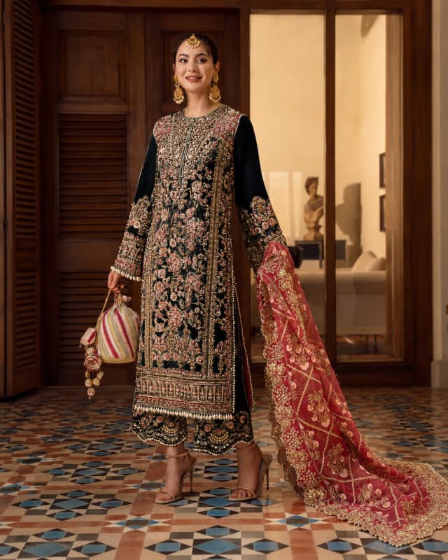 Sahiba Elara Embroidered Set